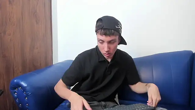 LittleDanny  online show from 28, 11, 2025