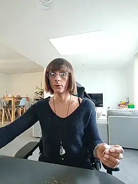 Snapshot of jenny5962 chatting on 16, 12, 2025 jenny5962 online show from 16, 12, 2025