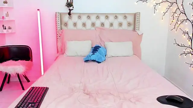 LenaStylesOA online show from 23, 3, 2026