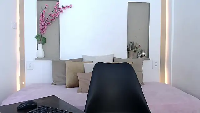 Snapshot of Kailanny_ chatting on 8, 10, 2025 Kailanny online show from 8, 10, 2025