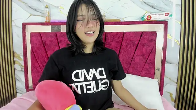 Snapshot of skaylar_95_mylove chatting on 29, 11, 2025 skaylar 95 mylove online show from 29, 11, 2025