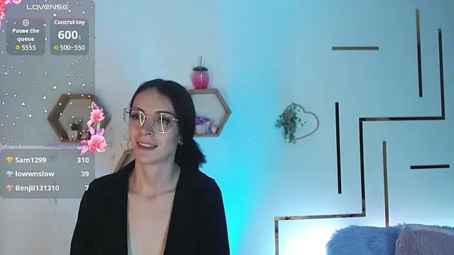 AuroraHans1 online show from 6, 4, 2026