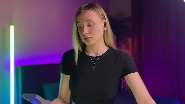 LovaMay online show from 17, 5, 2026