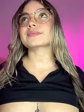 Snapshot of AnnyLopezzz_ chatting on 8, 9, 2025 AnnyLopezzz online show from 8, 9, 2025