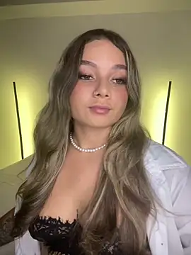 Snapshot of AnnyLopezzz_ chatting on 13, 9, 2025 AnnyLopezzz online show from 13, 9, 2025