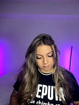 Snapshot of AnnyLopezzz_ chatting on 13, 9, 2025 AnnyLopezzz online show from 13, 9, 2025