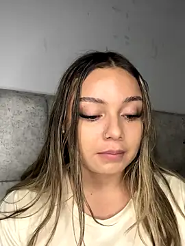 Snapshot of AnnyLopezzz_ chatting on 19, 9, 2025 AnnyLopezzz online show from 19, 9, 2025