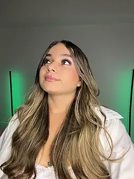 Snapshot of AnnyLopezzz_ chatting on 27, 9, 2025 AnnyLopezzz online show from 27, 9, 2025