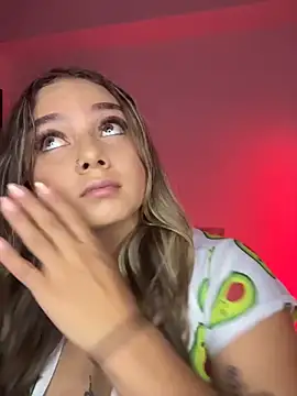 Snapshot of AnnyLopezzz_ chatting on 3, 10, 2025 AnnyLopezzz online show from 3, 10, 2025