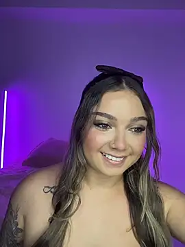 Snapshot of AnnyLopezzz_ chatting on 7, 11, 2025 AnnyLopezzz online show from 7, 11, 2025