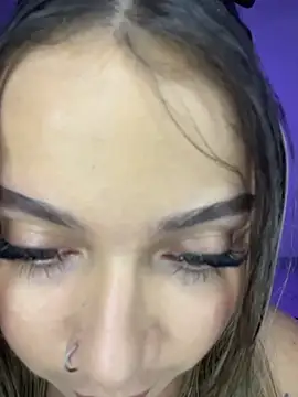 Snapshot of AnnyLopezzz_ chatting on 13, 11, 2025 AnnyLopezzz online show from 13, 11, 2025