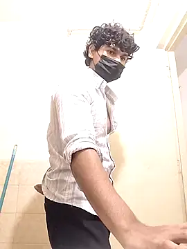 Snapshot of Goodmens5 chatting on 13, 11, 2025 Goodmens5 online show from 13, 11, 2025