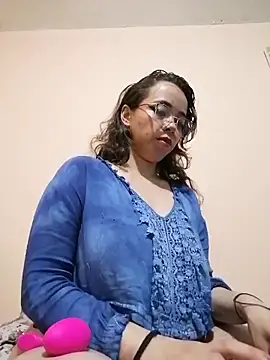 Snapshot of BarbaraLeython1 chatting on 18, 11, 2025 BarbaraLeython1 online show from 18, 11, 2025