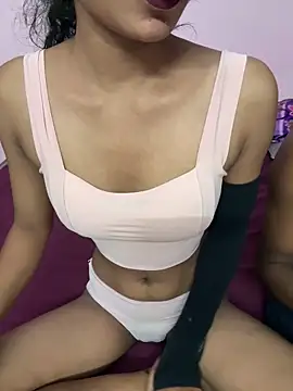 Snapshot of Sexy-BF_GF chatting on 20, 9, 2025 Sexy-BF GF online show from 20, 9, 2025