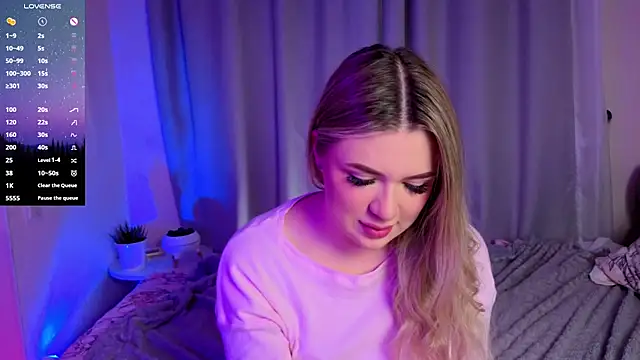 Snapshot of AliaBuerstatte chatting on 5, 11, 2025 AliaBuerstatte online show from 5, 11, 2025