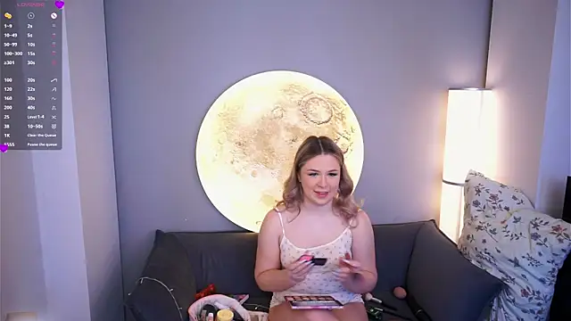 Snapshot of AliaBuerstatte chatting on 15, 12, 2025 AliaBuerstatte online show from 15, 12, 2025