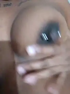 Snapshot of nessinha12 chatting on 5, 11, 2025 nessinha12 online show from 5, 11, 2025