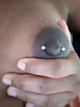 Snapshot of nessinha12 chatting on 7, 11, 2025 nessinha12 online show from 7, 11, 2025