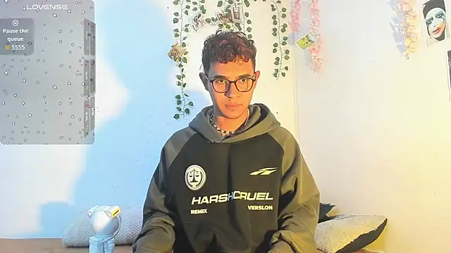 Snapshot of cute_sammy_1 chatting on 14, 9, 2025 cute sammy 1 online show from 14, 9, 2025