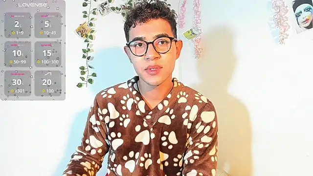 Snapshot of cute_sammy_1 chatting on 17, 9, 2025 cute sammy 1 online show from 17, 9, 2025