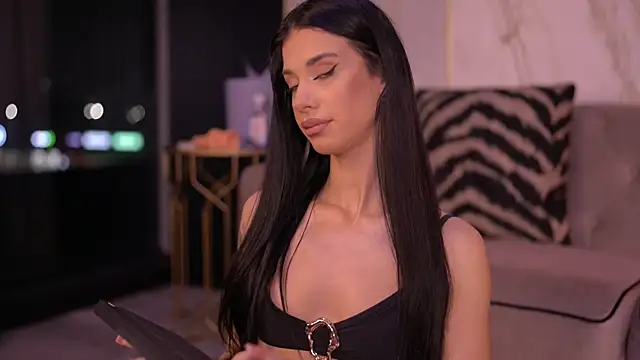 Snapshot of ArinaCarter chatting on 1, 12, 2025 ArinaCarter online show from 1, 12, 2025