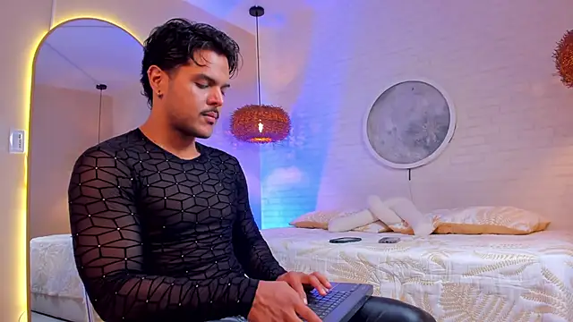 Snapshot of thiago_mercer chatting on 4, 11, 2025 thiago mercer online show from 4, 11, 2025