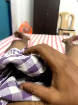 Snapshot of usermood2000 chatting on 7, 10, 2025 usermood2000 online show from 7, 10, 2025