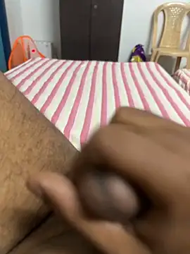 usermood2000 online show from 8, 4, 2026