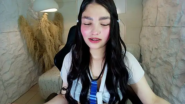 Snapshot of luna__r chatting on 11, 10, 2025 luna r online show from 11, 10, 2025