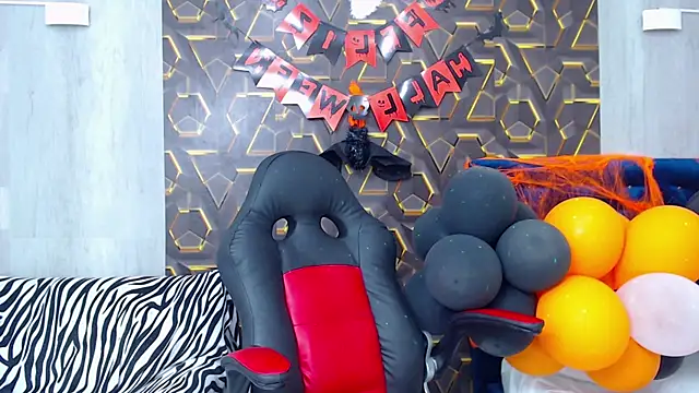 Snapshot of honeymoon_12 chatting on 26, 10, 2025 honeymoon 12 online show from 26, 10, 2025