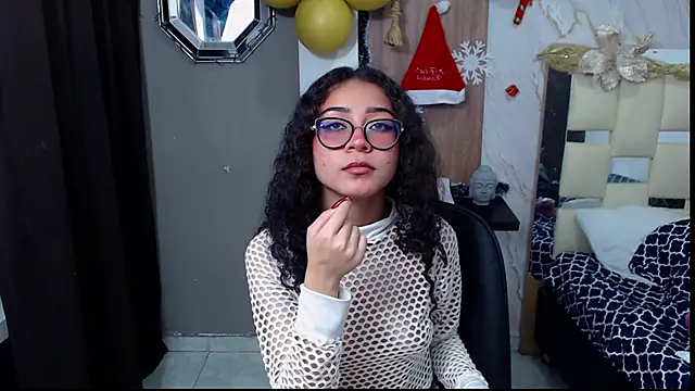 Snapshot of honeymoon_12 chatting on 20, 11, 2025 honeymoon 12 online show from 20, 11, 2025