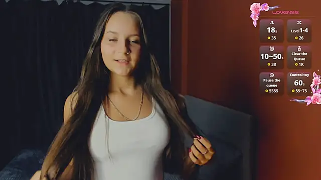 Snapshot of day_may chatting on 8, 10, 2025 day may online show from 8, 10, 2025