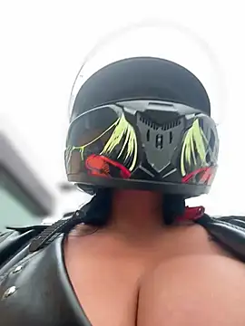 -Mia1 online show from 8, 4, 2026