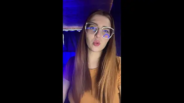 Snapshot of CoraVibes chatting on 23, 10, 2025 CoraVibes online show from 23, 10, 2025