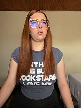 Snapshot of CoraVibes chatting on 19, 11, 2025 CoraVibes online show from 19, 11, 2025