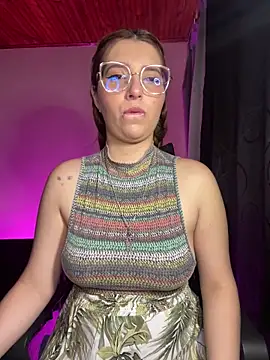 Snapshot of CoraVibes chatting on 29, 11, 2025 CoraVibes online show from 29, 11, 2025