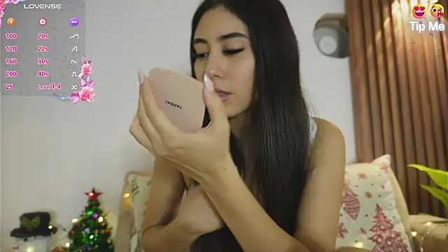 Roxybeautyy online show from 15, 11, 2025