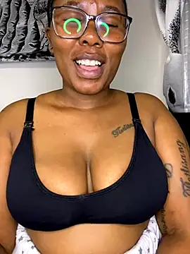 Snapshot of fatpussydallx chatting on 23, 9, 2025 fatpussydallx online show from 23, 9, 2025