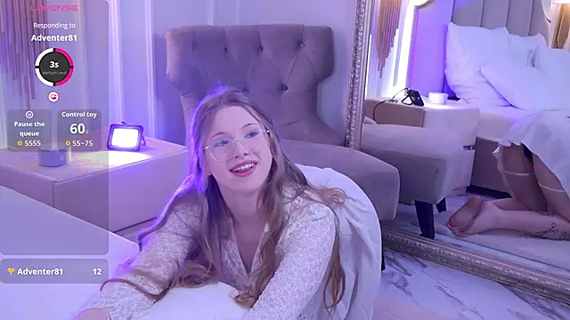 Snapshot of RemyLoon chatting on 5, 10, 2025 RemyLoon online show from 5, 10, 2025