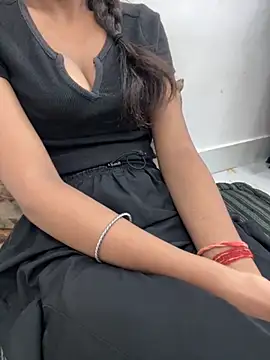 cute parii  online show from 1, 10, 2025