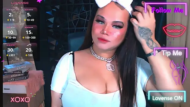 Snapshot of xHugeHarleySelfsuckerx chatting on 8, 11, 2025 xHugeHarleySelfsuckerx online show from 8, 11, 2025