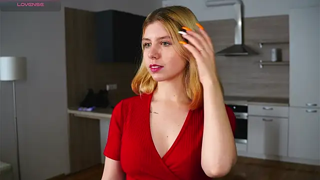 Snapshot of HermelindaKopczyk chatting on 9, 10, 2025 HermelindaKopczyk online show from 9, 10, 2025