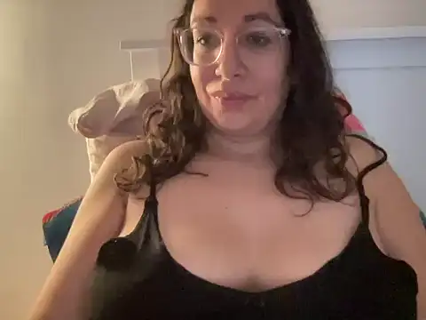 Snapshot of RosaFreya chatting on 18, 7, 2026 RosaFreya online show from 18, 7, 2026