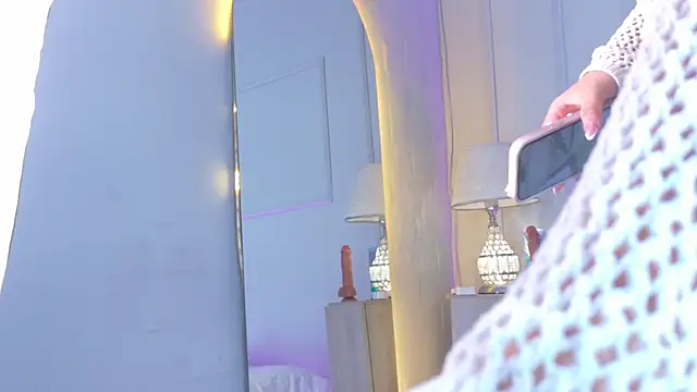 Snapshot of AlixMonroe chatting on 10, 9, 2025 AlixMonroe online show from 10, 9, 2025