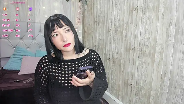 Snapshot of Itsuki_N chatting on 25, 11, 2025 Itsuki N online show from 25, 11, 2025