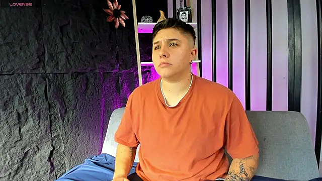 Snapshot of IanGilbert chatting on 18, 10, 2025 IanGilbert online show from 18, 10, 2025