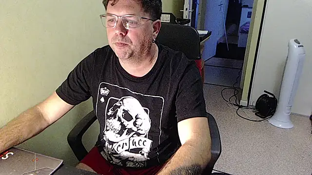 Snapshot of blueandwhite1 chatting on 7, 11, 2025 blueandwhite1 online show from 7, 11, 2025