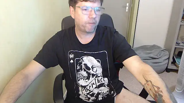 blueandwhite1 online show from 21, 6, 2026