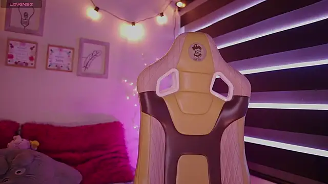  chloe moons  online show from 3, 10, 2025