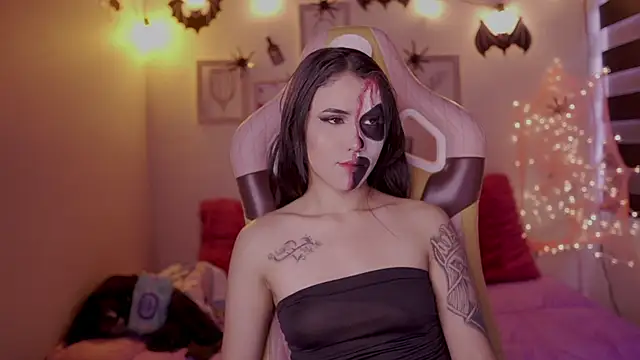  chloe moons  online show from 15, 10, 2025